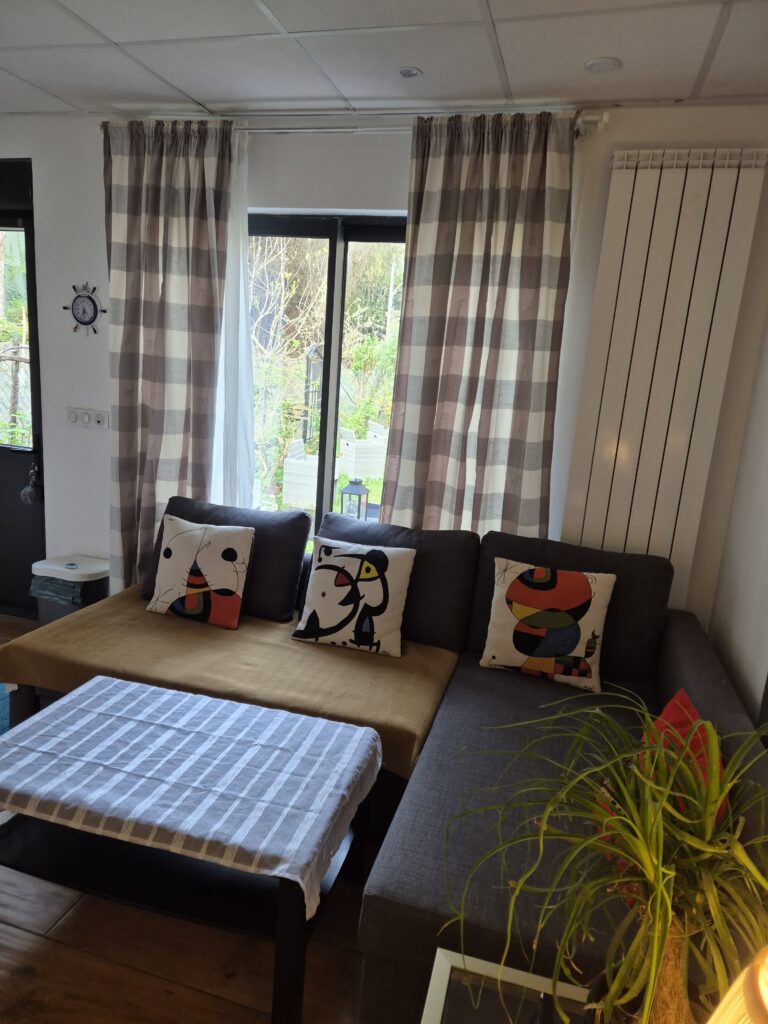 A Louer petite maisonnette 30m2 jardin