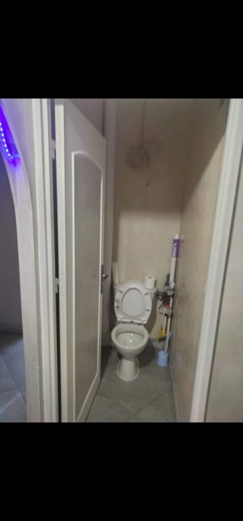 Сдаётся 1комната в 3х комнатной квартире.