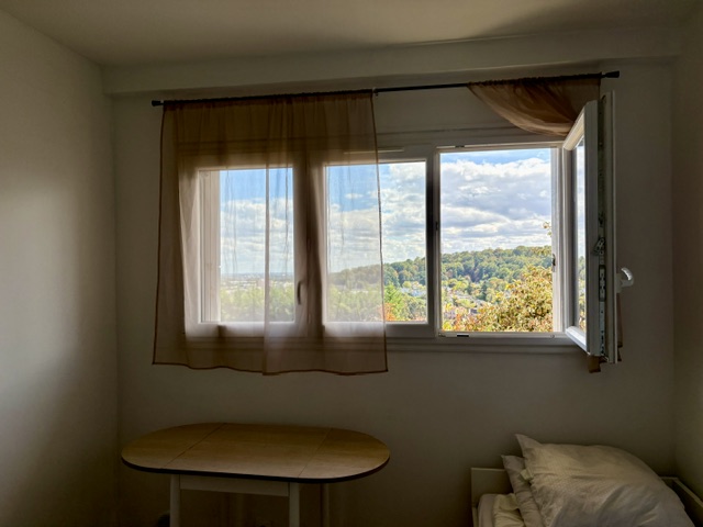 STUDIO EN LOCATION 550E , 10 M a Plessis Robinson 92350