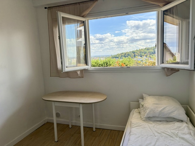 STUDIO EN LOCATION 550E , 10 M a Plessis Robinson 92350